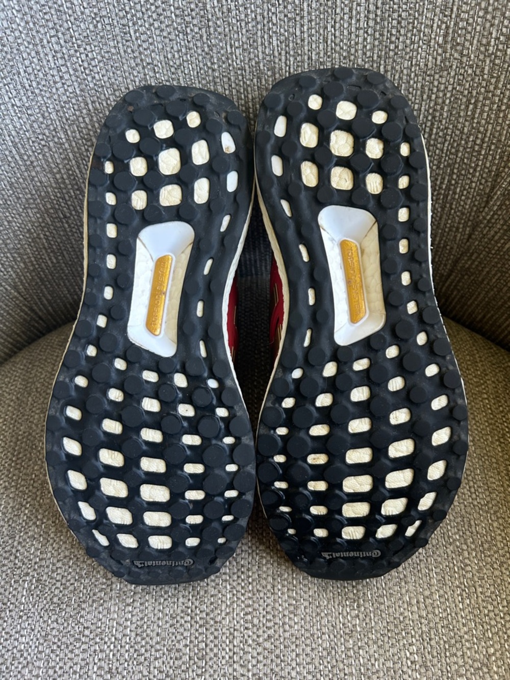 Adidas x Game of Thrones Wmns UltraBoost 4.0 "House Lannister" Sneakers - Picture 7 of 7